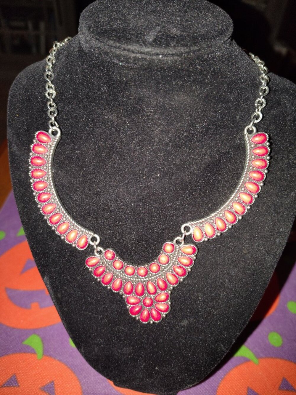 Ladies necklace